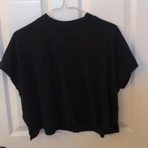 Black crop top t-shirt